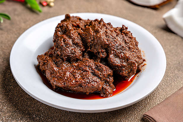 Berapa Kalori Rendang? Pahami Gizi & Nikmati Sehat!