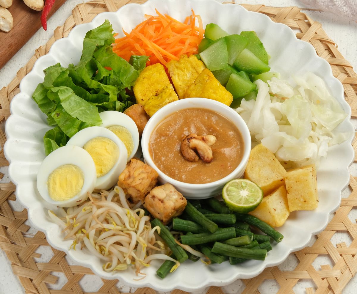 Kalori Gado-Gado: Panduan Menikmati Hidangan Sehat